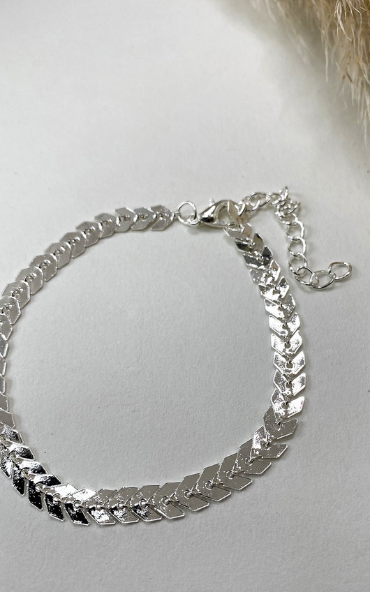 Silver Amina Chevron Anklet ikrush