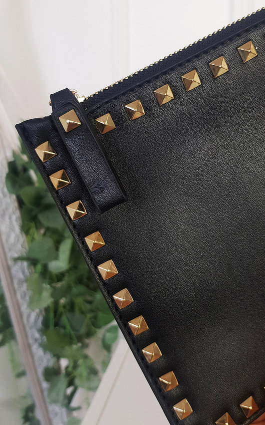studded clutch