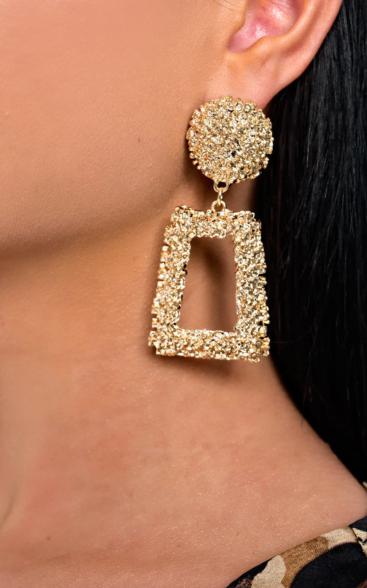 Women Metallic Geometric Stud Earrings Raised Design Statement Drop Earrings NEW Women Metallic Geometric Stud Earrings Raised Design Statement Drop Earrings NEW
